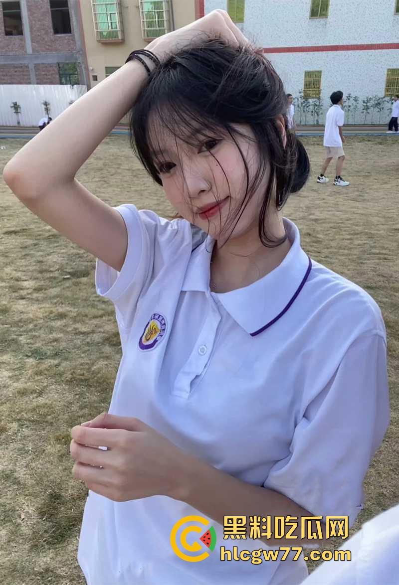 陕西榆林横山中学00后学生妹【林子苒】掰穴露奶 反差露脸情色小视频流出！-2