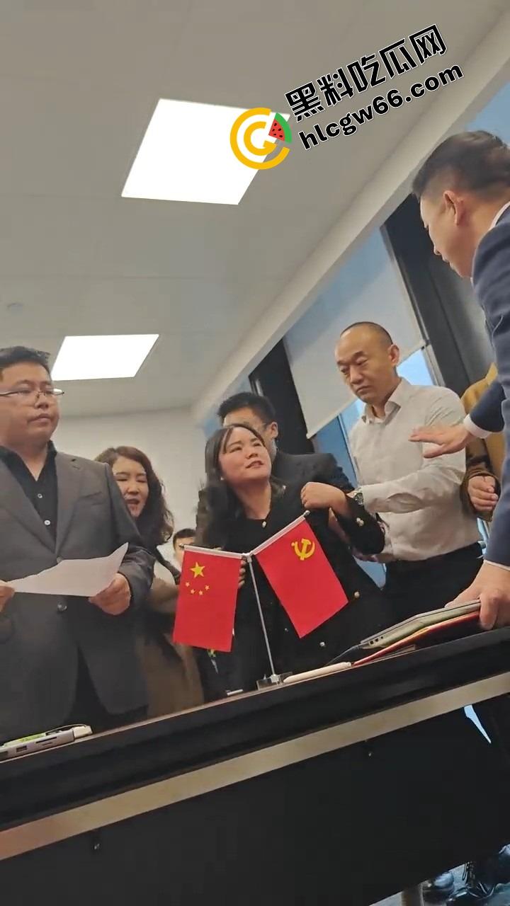 大成佛山律所主任爱上99年律师【黄晓蕾】硬捧上位引爆律所内斗。抢公章撬门性爱视频全程高能！-15