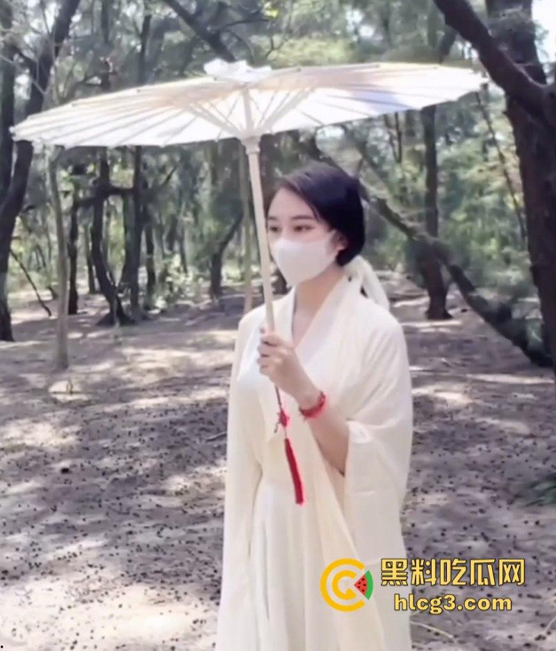 夏日炎炎！cos古风清纯美女 白嫩美乳骚穴 爽的呻吟不断！-3