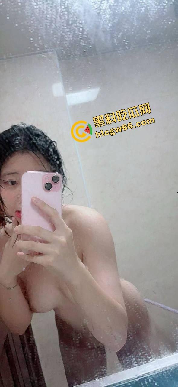 冷白皮美乳骚货【瑶瑶】居家骚拍流出，一线天粉嫩鲍大开展示，掰逼喷水娇喘连连，求干求灌精！-2